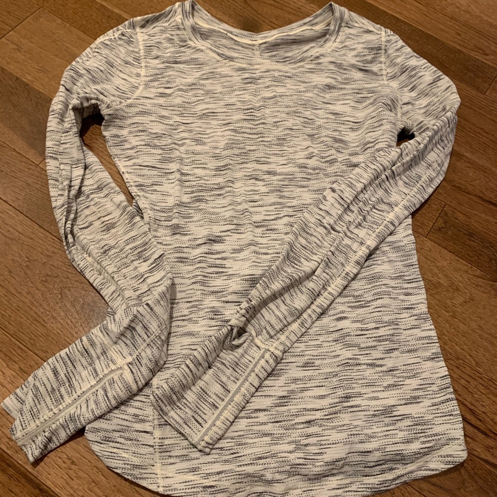 Lululemon Grey & White Heathered Long Sleeve Sz8